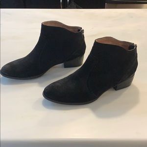 Seychelles ankle bootie size 9